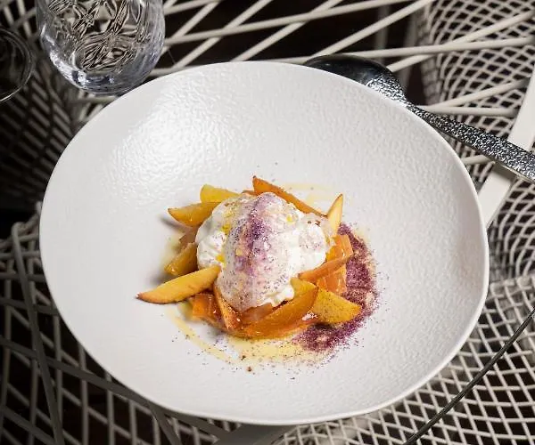 Hotel En Marge Aureville