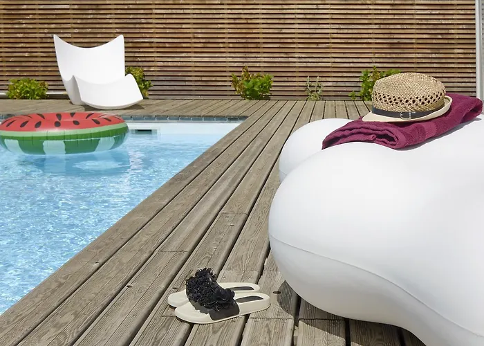 Hotel En Marge Aureville