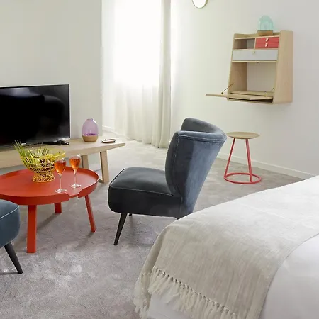 Otel En Marge Aureville